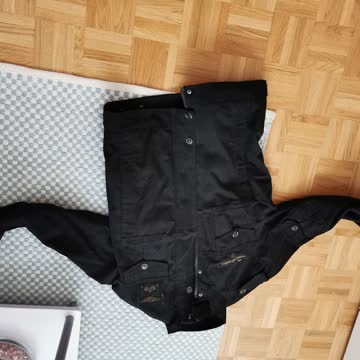 Schwarze Jacke