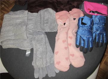 Kleider Hoodie, Schal, Kappe, Finken Hunkemöller, Handschuhe