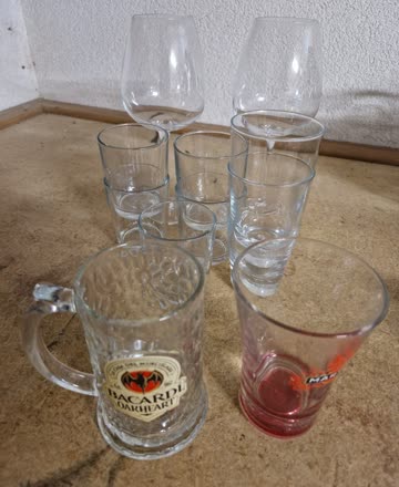 Diverse Gläser