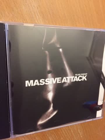 Massive Attack Teardrop 🔹🔶🔷🔷🔶🔹🔸