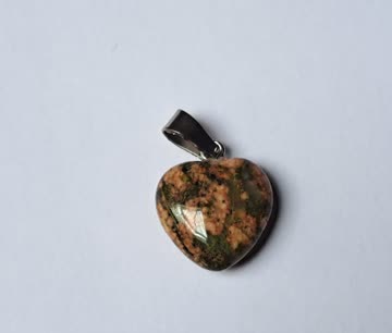 Wunderschöner heilstein herz anhänger