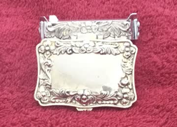 Silbernes Schatüllchen 6 x 4 x 1,7 cm, 86 g, florales Muster