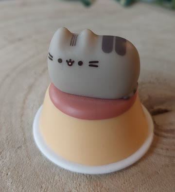 Pusheen im Körbchen: Figur 4.5 cm