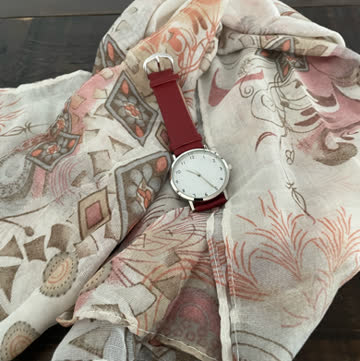 Neues Schaltuch & Damenuhr