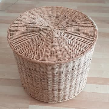Hocker mit Aufbewahrung