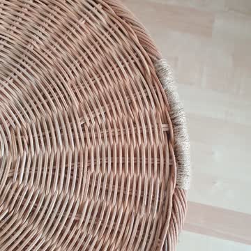 Hocker mit Aufbewahrung