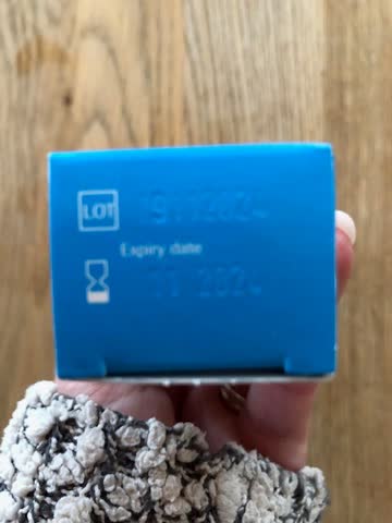 NEUE Tube Fitty Dent Super Haftcrème