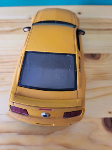 Modelauto Ford Mustang GT 1:24