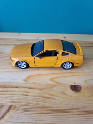 Modelauto Ford Mustang GT 1:24