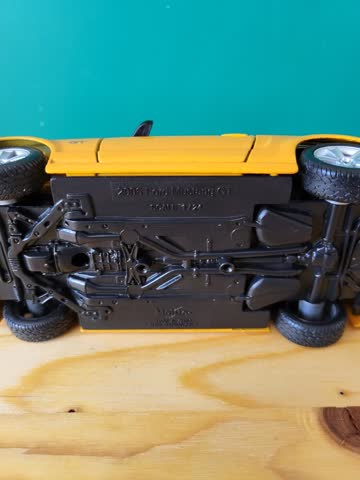 Modelauto Ford Mustang GT 1:24
