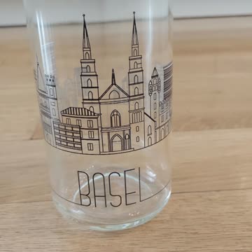 NEU - Glasflasche Basel