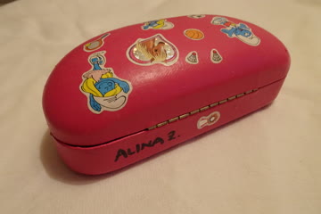 pinkes Brillenetui für Mädchen, stabil, mit Sticker beklebt