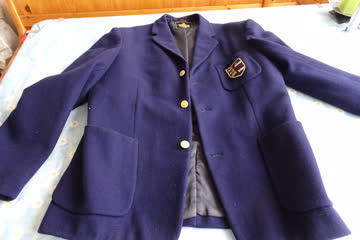 Stylischer Herrenblazer evtl. Gr. M blau Goldknöpfe Wappen