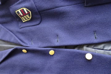 Stylischer Herrenblazer evtl. Gr. M blau Goldknöpfe Wappen