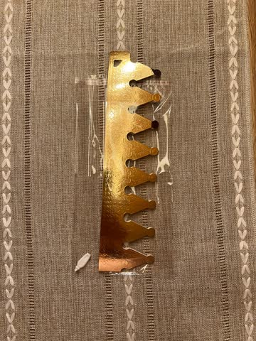 Goldene Krone für den Königskuchen
