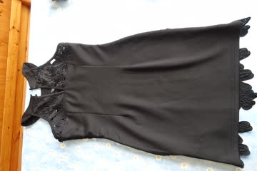 schwarzes Kleid, enganliegendes Etuikleid Gr. S