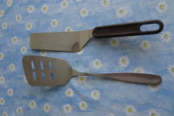 Schaufelset mit Bratkelle und Tortenschaufel