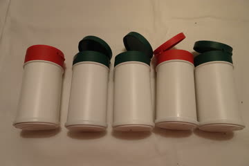 Set mit 5 Oswald Dosen leer