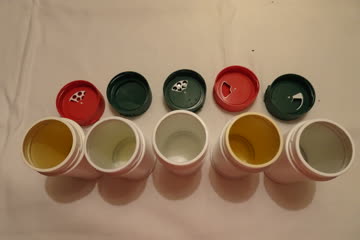 Set mit 5 Oswald Dosen leer