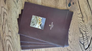 Vier Unternehmensprospekte von Patek Philippe