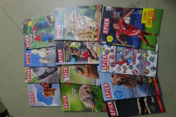 12 Spickhefte aus dem Jahr 2016