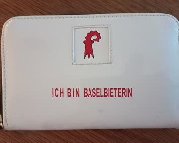 Handtasche mit Portemonnaie