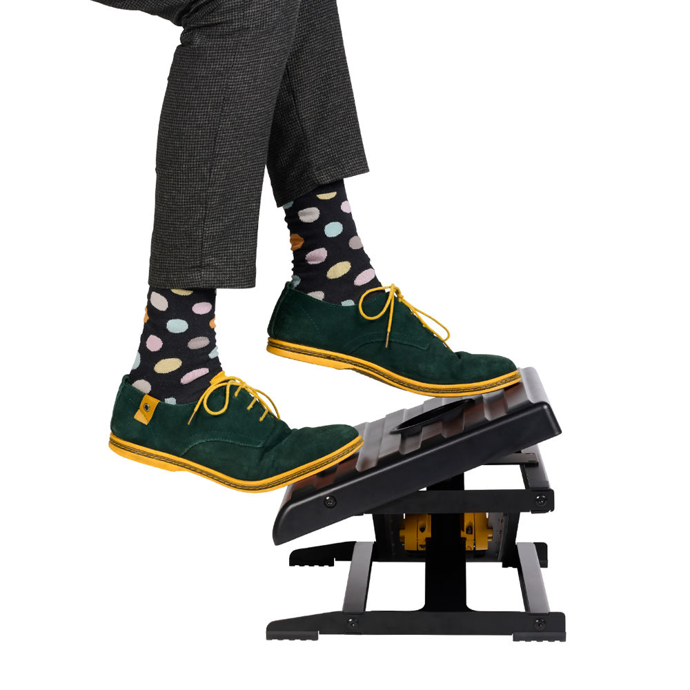 BakkerElkhuizen-FootRest-No-1-User-Raised-Angle.jpg
