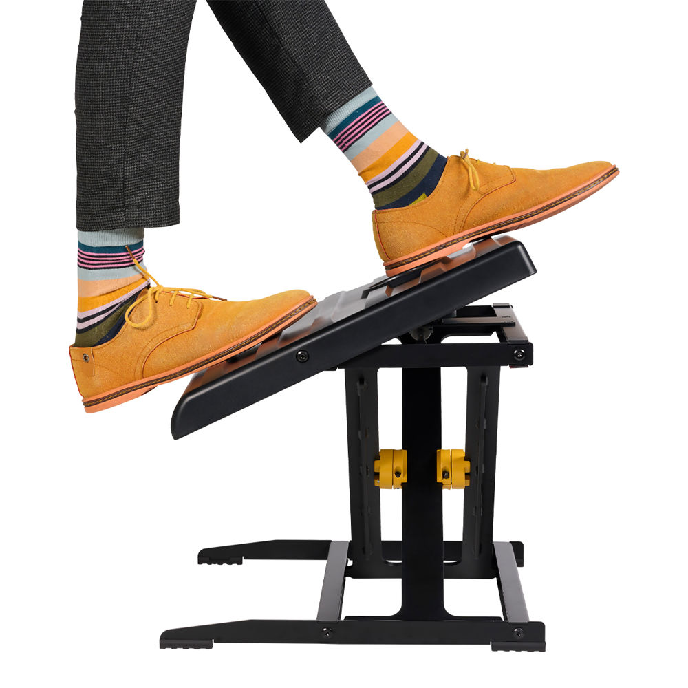 BakkerElkhuizen-FootRest-No-2-User-Angle-High.jpg