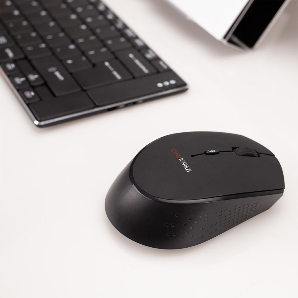 Standivarius-Hi-Wireless-Optical-Mouse-Lifestyle.jpg