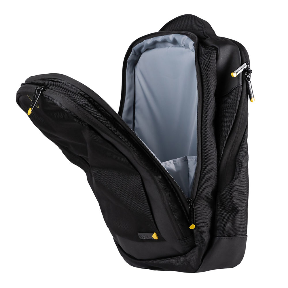 Techair-Classic-Pro-Backpack-Central-Compartment-Open.jpg