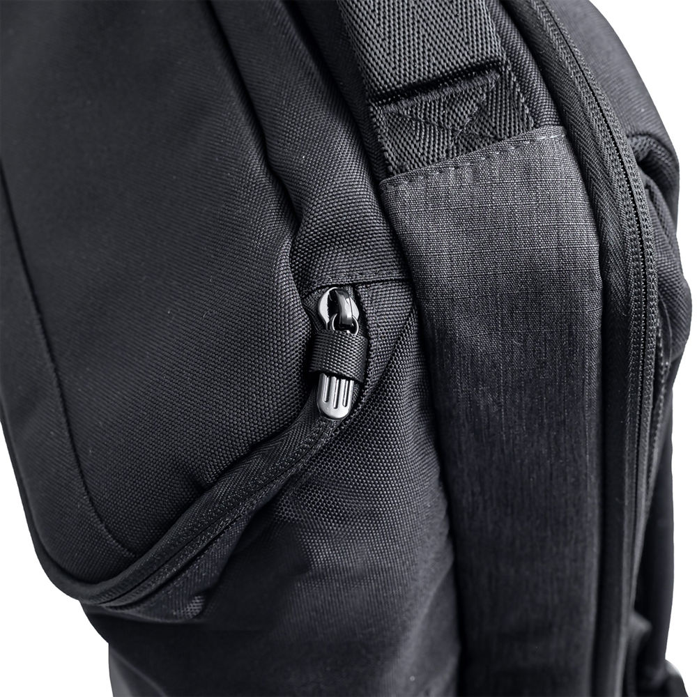 Techair-Commuter-Pro-Backpack-Security-Zip.jpg