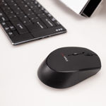 Standivarius-Hi-Wireless-Optical-Mouse-Lifestyle.jpg