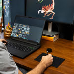Wacom-Intuos-Pro-Pen-Tablet-Small-Lifestyle.jpg