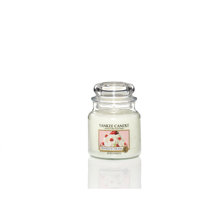 CLASSIC MEDIUM JAR STRAWBERRY BUTTERCREAM