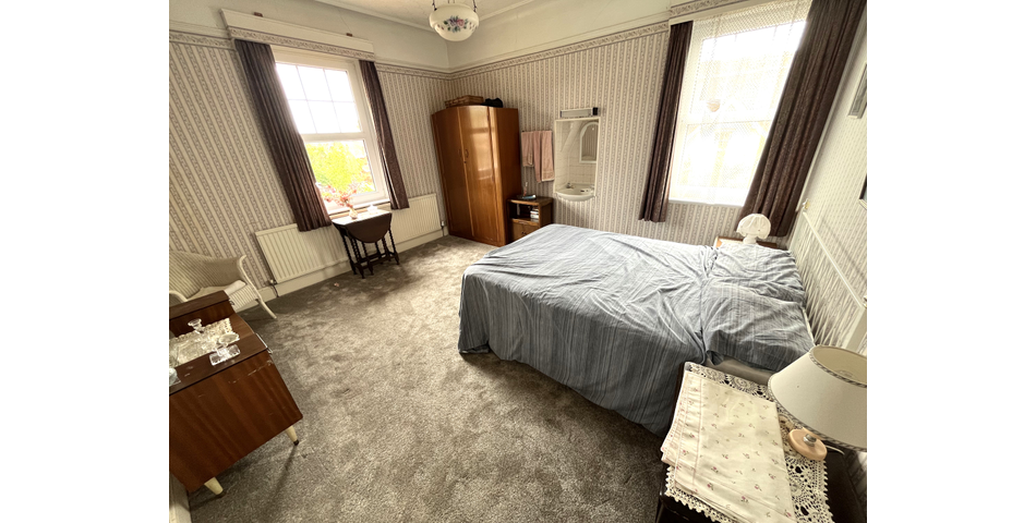 2 The Broadway, Exmouth, EX8 2NW