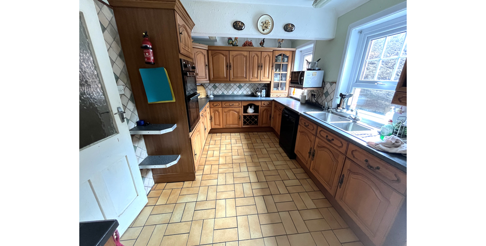 2 The Broadway, Exmouth, EX8 2NW