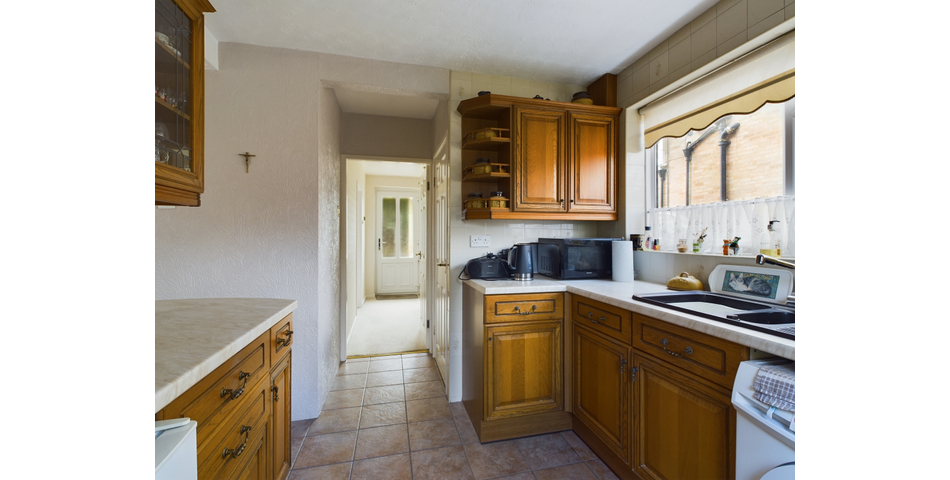 16 Holmwood Avenue, Kidderminster, DY11 6DA