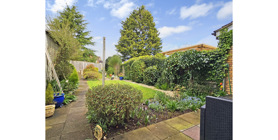 16 Holmwood Avenue, Kidderminster, DY11 6DA