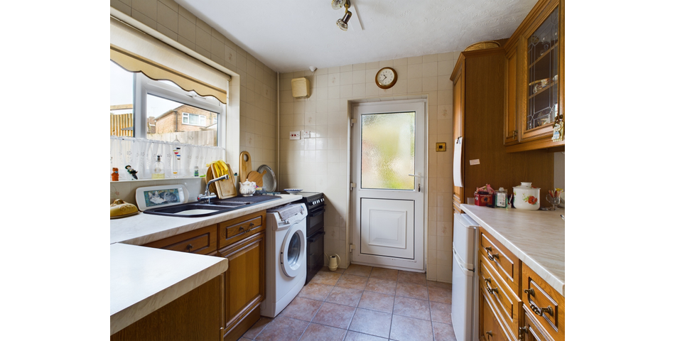 16 Holmwood Avenue, Kidderminster, DY11 6DA