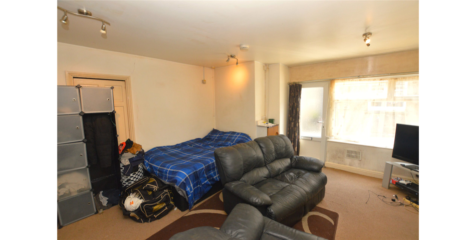 20A , Church Street, Helston, TR13 8TG