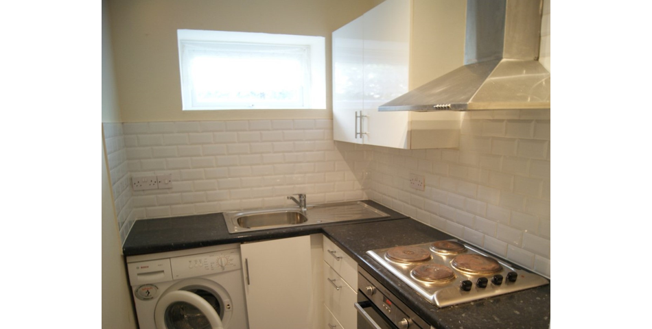 Flat 2 26, Lourne Park Road , Bournemouth, BH1 1JL