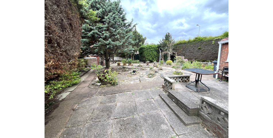 2 The Broadway, Exmouth, EX8 2NW