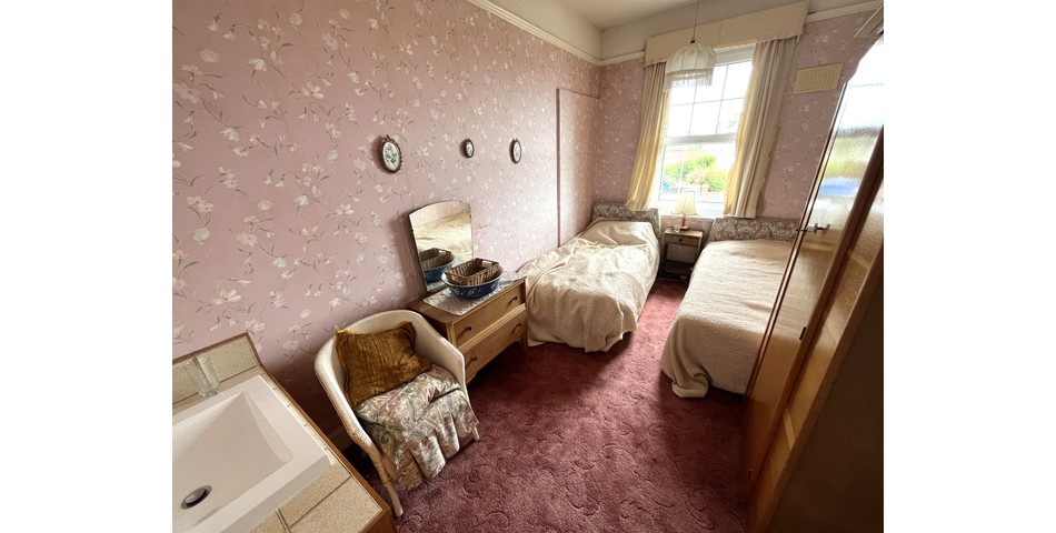 2 The Broadway, Exmouth, EX8 2NW