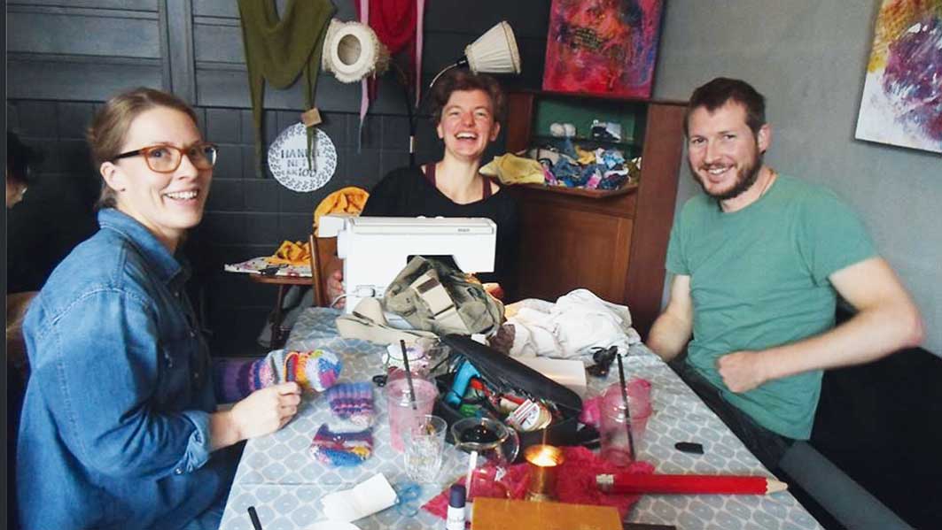3 glade reparatører fra Bø.
