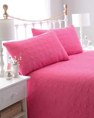 Leaf Embossed Design Bedspread & Pillow Shams 240x260cm - Pink