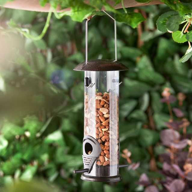 Metal Bird Feeding Station Metal Bird Feeding Station