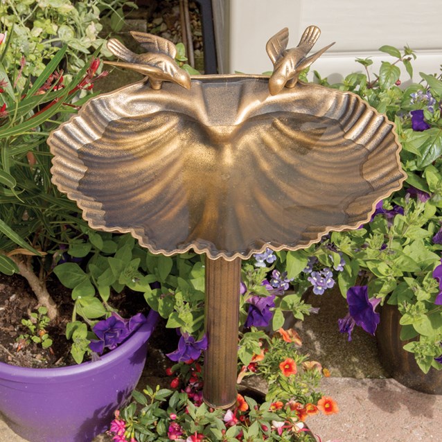 Clam Shell Bird Bath with Built-in Base Planter Clam Shell Bird Bath with Built-in Base Planter
