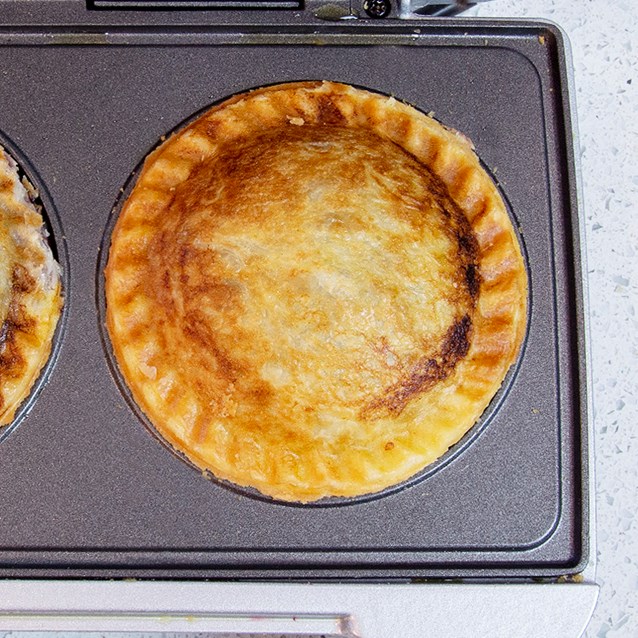 Double Pie Maker - 700 watt Double Pie Maker - 700 watt