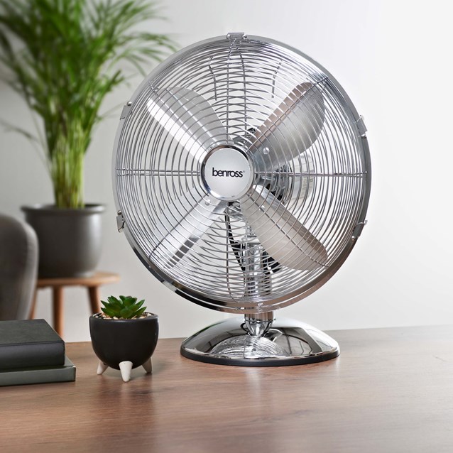 12" Chrome Desk Fan 12" Chrome Desk Fan