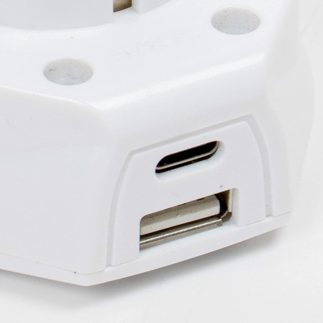 1 Way European Travel Adaptor 2 x USB A/C 1 Way European Travel Adaptor 2 x USB A/C